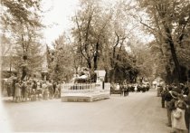 Apple Blossom Parade, 1946